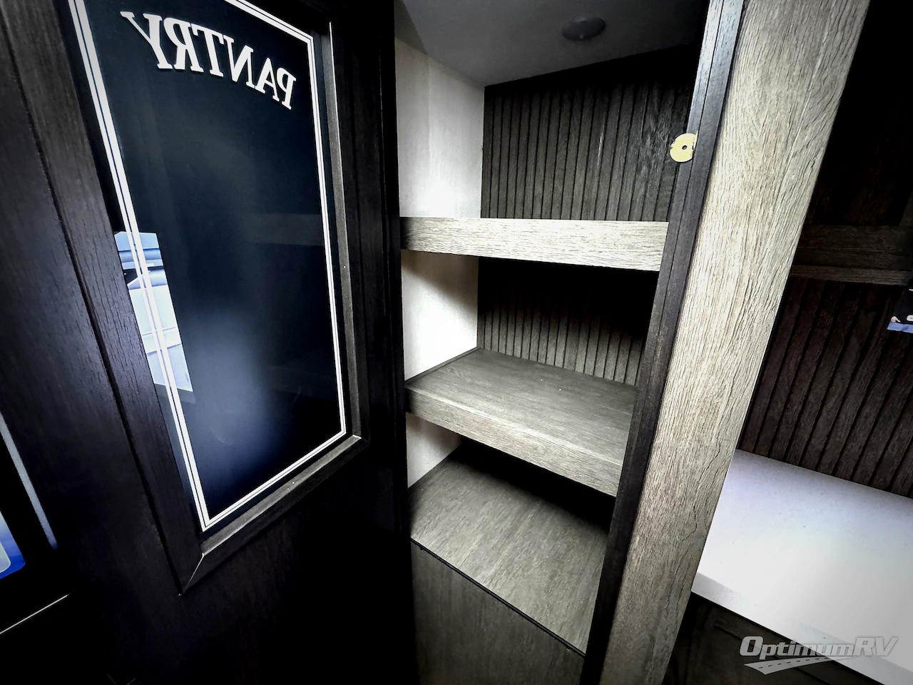 2026 Forest River Cherokee Alpha Wolf 26RL Photo 8