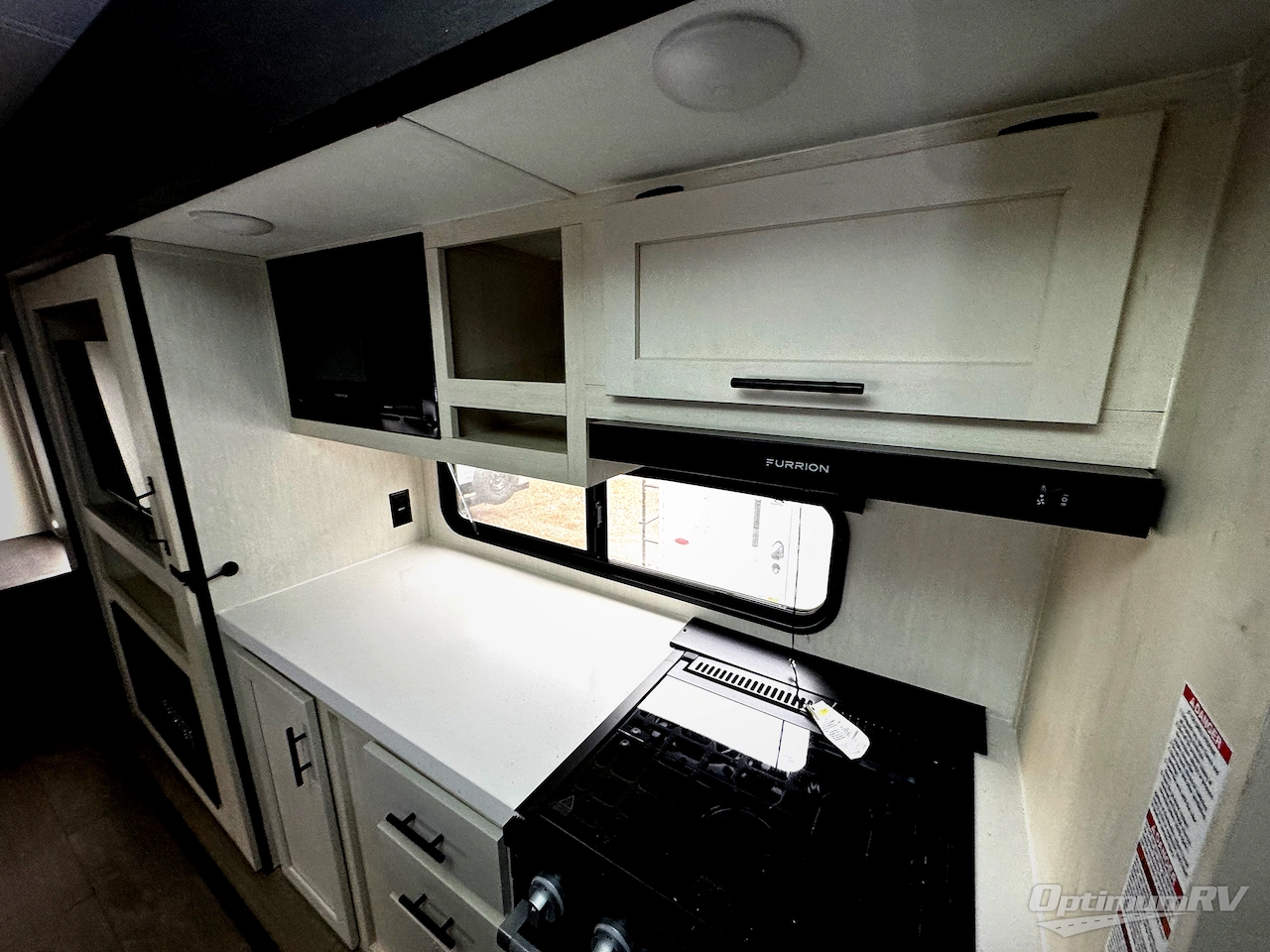 2026 Forest River Cherokee Alpha Wolf 26RL Photo 11