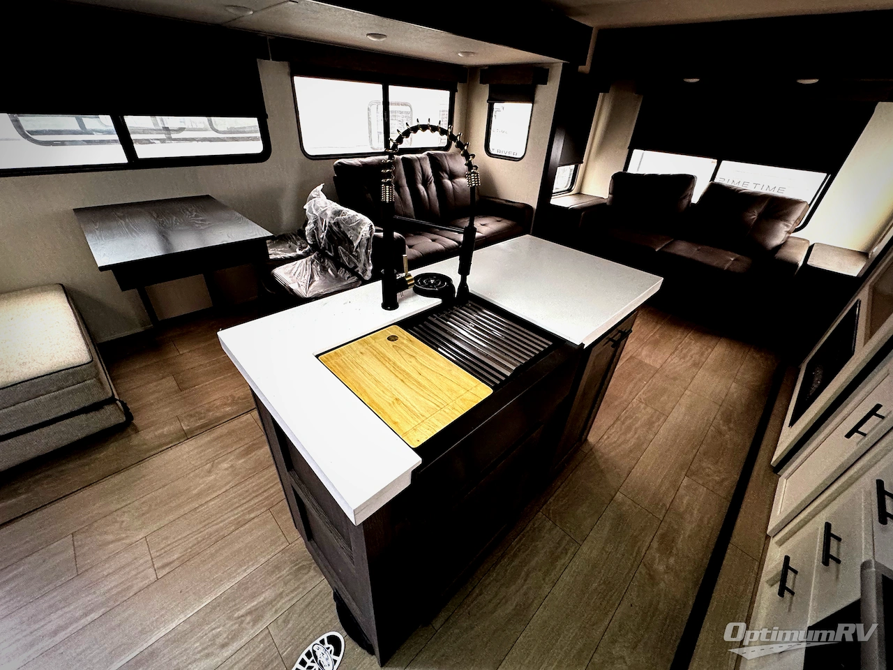 2026 Forest River Cherokee Alpha Wolf 26RL Photo 12