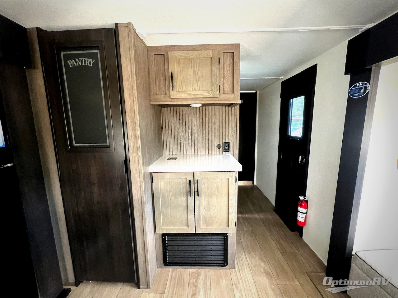 2026 Forest River Cherokee Alpha Wolf 26RL Photo 13