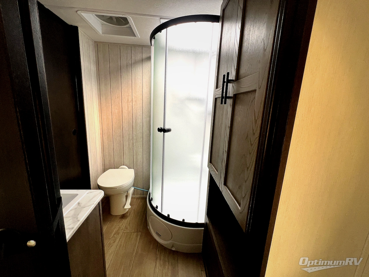 2026 Forest River Cherokee Alpha Wolf 26RL Photo 16