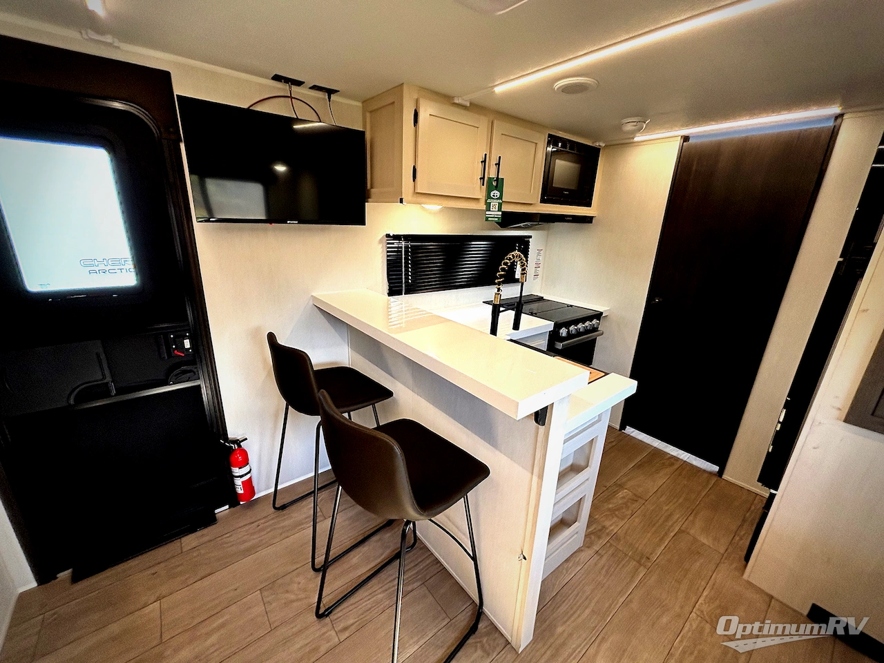 2026 Forest River Cherokee Alpha Wolf 21RB Photo 8