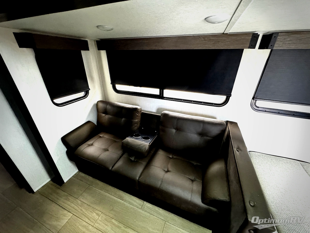 2026 Forest River Cherokee Alpha Wolf 33BH Photo 3