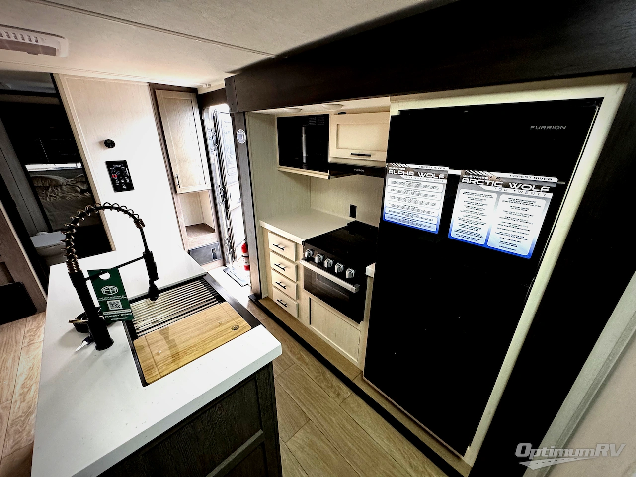 2026 Forest River Cherokee Alpha Wolf 33BH Photo 4
