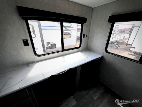 2025 Coachmen Clipper 5K Series 242MK RV Photo 4