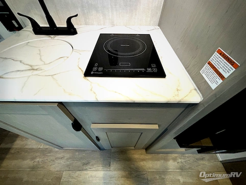 2025 Coachmen Clipper Cadet 17CFQ RV Photo 4