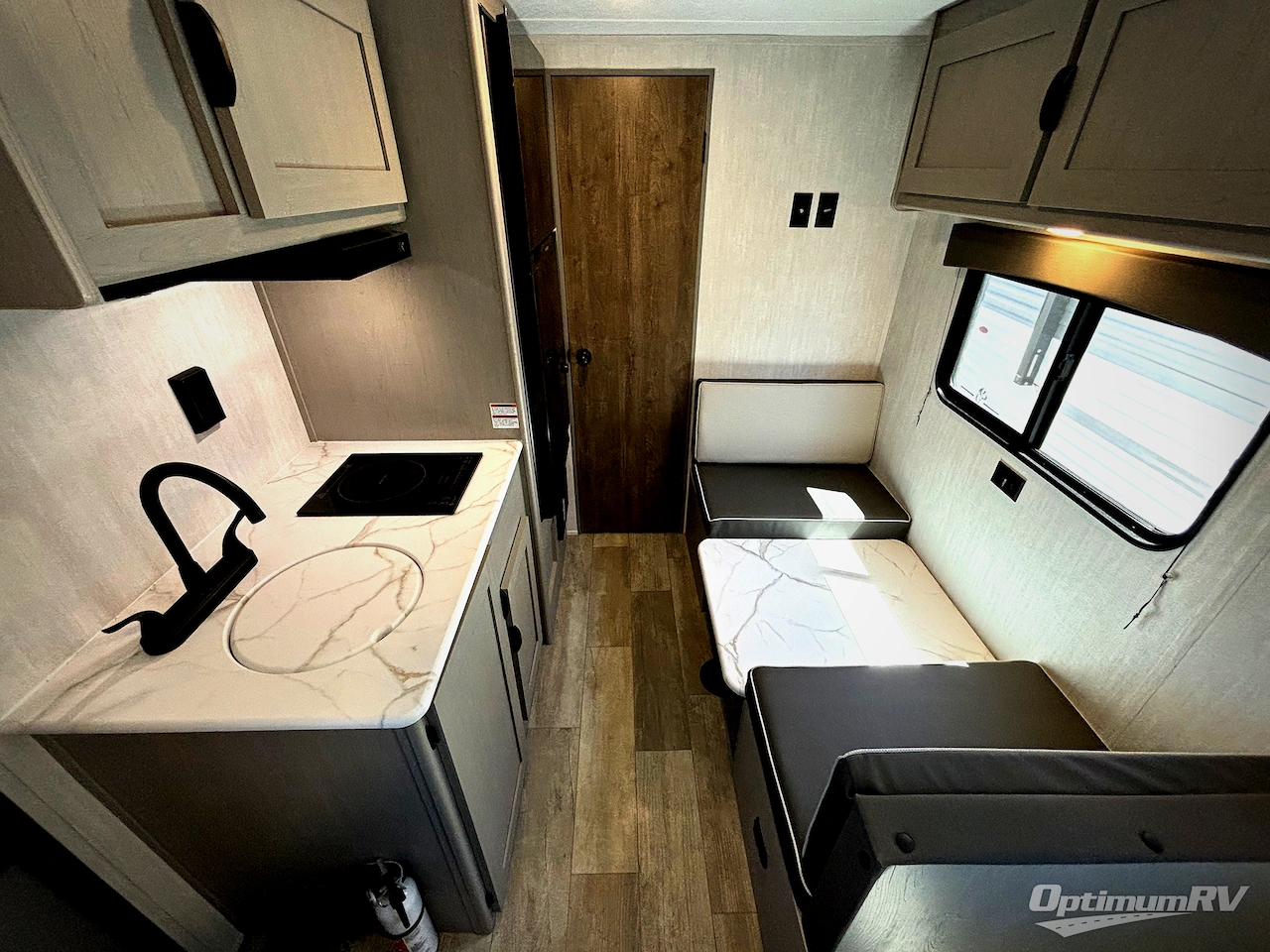 2025 Coachmen Clipper Cadet 17CFQ Photo 4