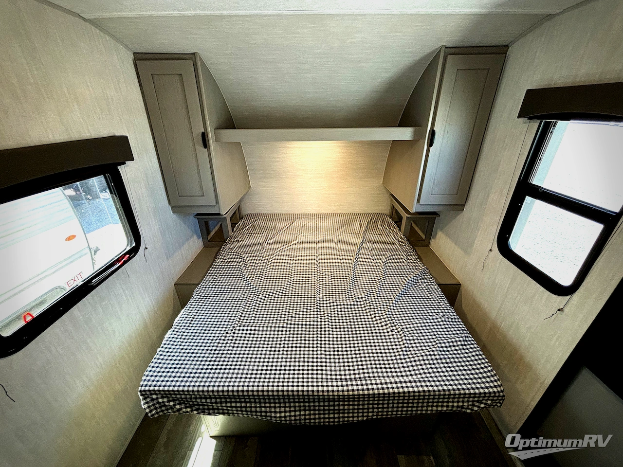 2025 Coachmen Clipper Cadet 17CFQ Photo 9