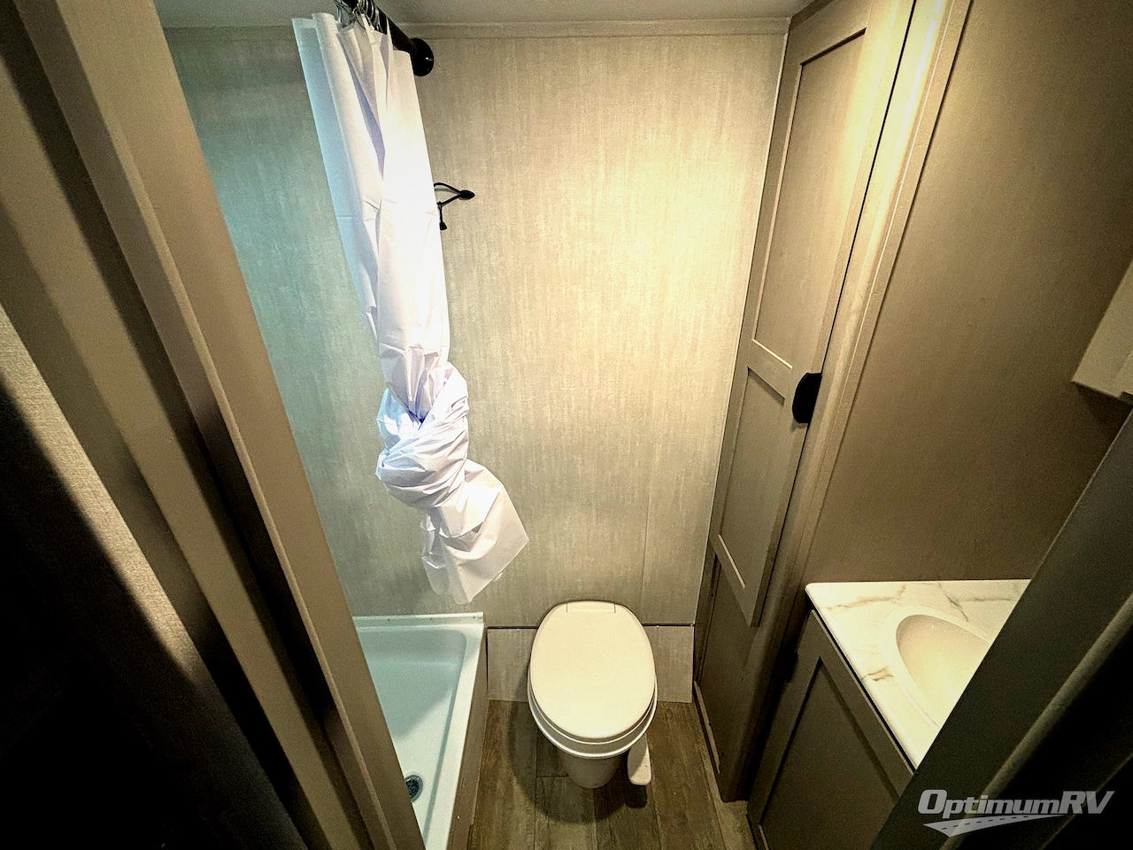 2025 Coachmen Clipper Cadet 17CFQ Photo 11