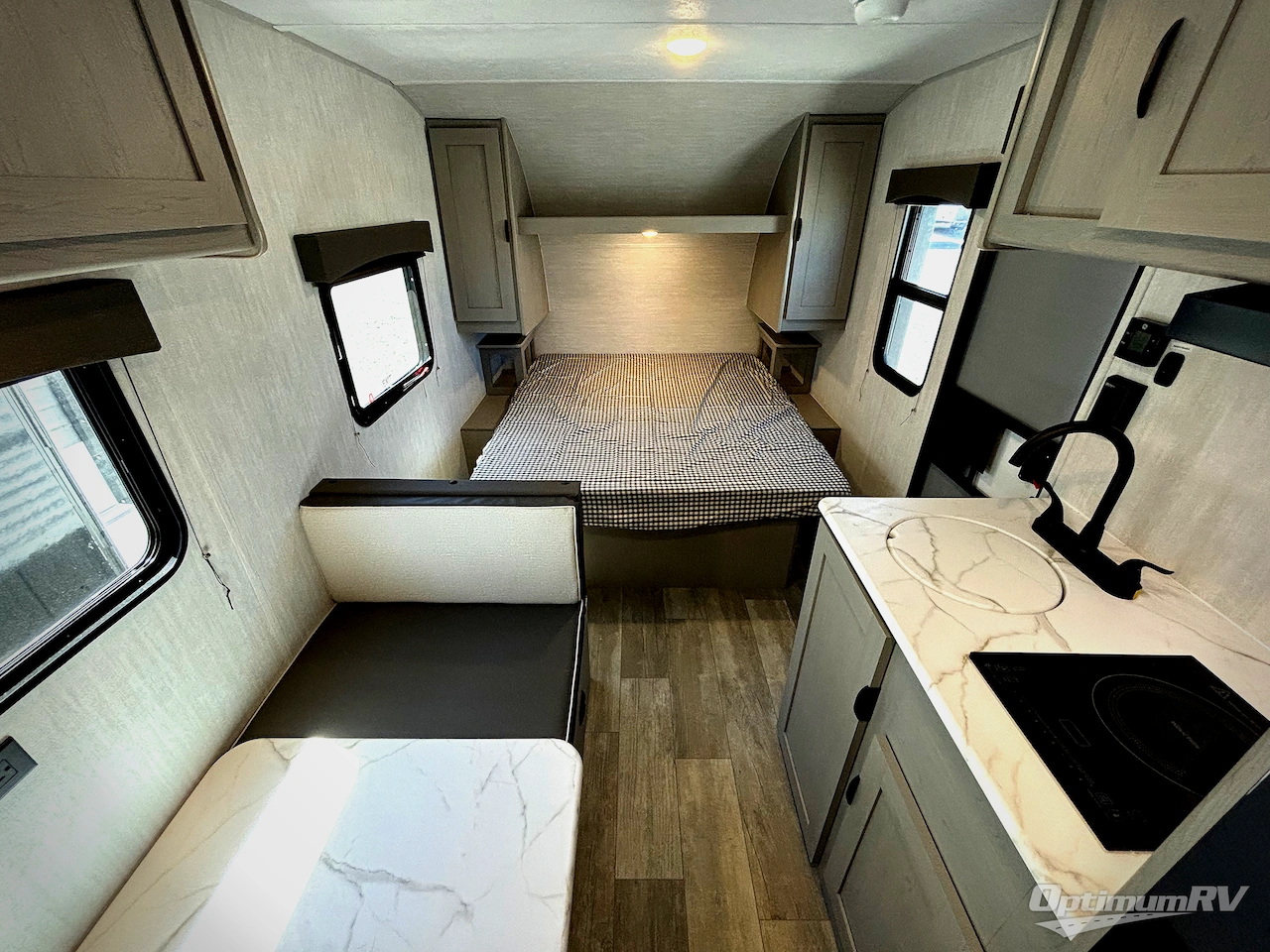 2025 Coachmen Clipper Cadet 17CFQ Photo 5