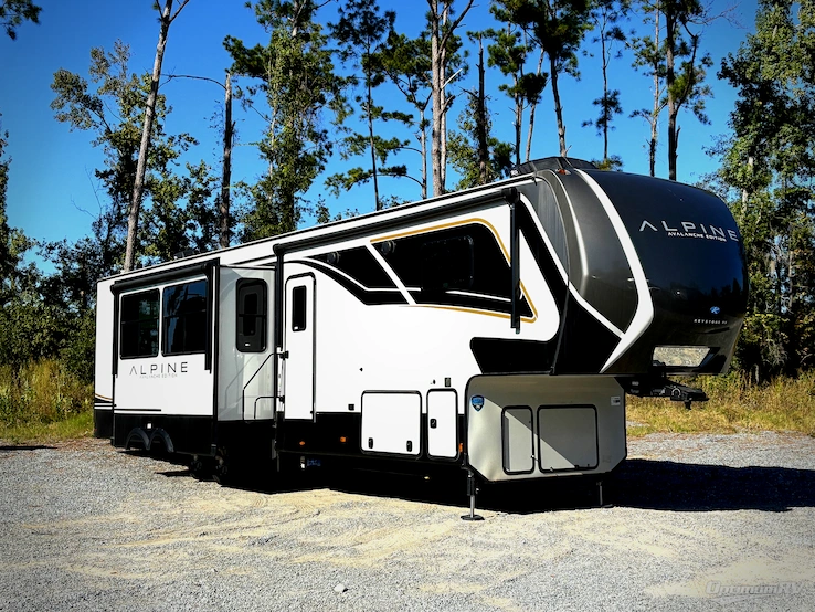2024 Keystone Alpine Avalanche Edition 390DS RV Photo 1