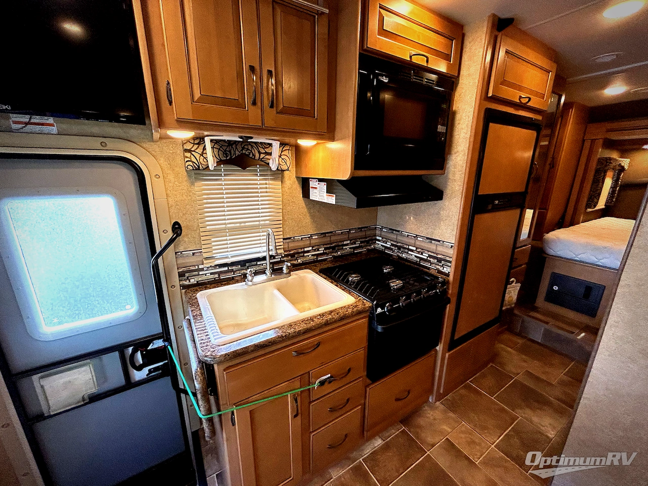 2017 Thor Four Winds Sprinter 24HL Photo 13