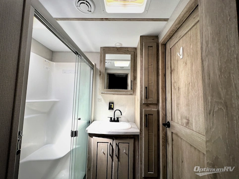 2023 Keystone Avalanche 360FL RV Photo 4