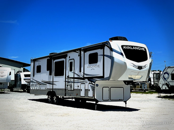 2023 Keystone Avalanche 360FL RV Photo 1