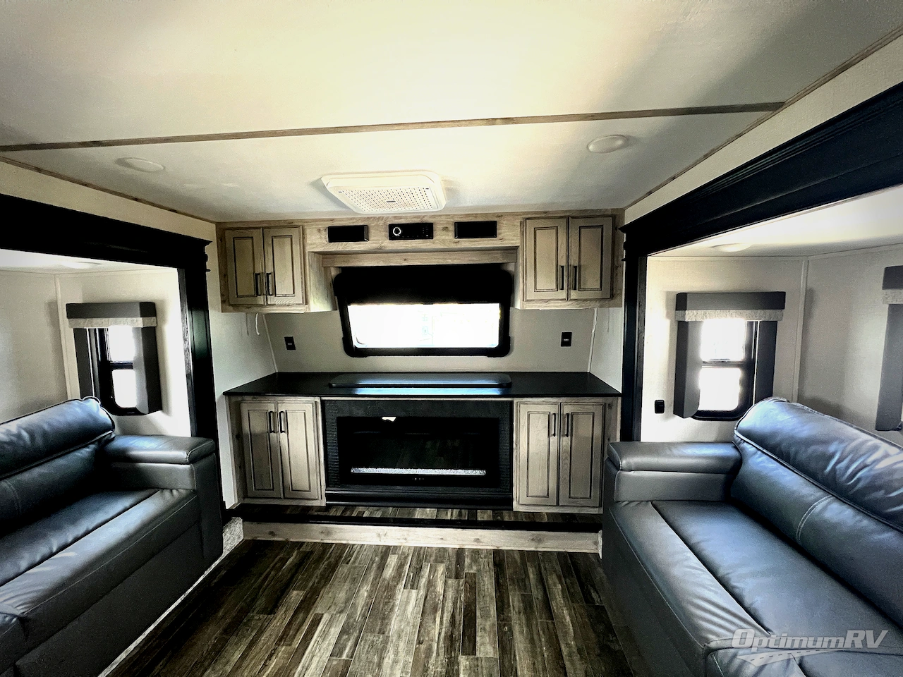 2023 Keystone Avalanche 360FL Photo 6