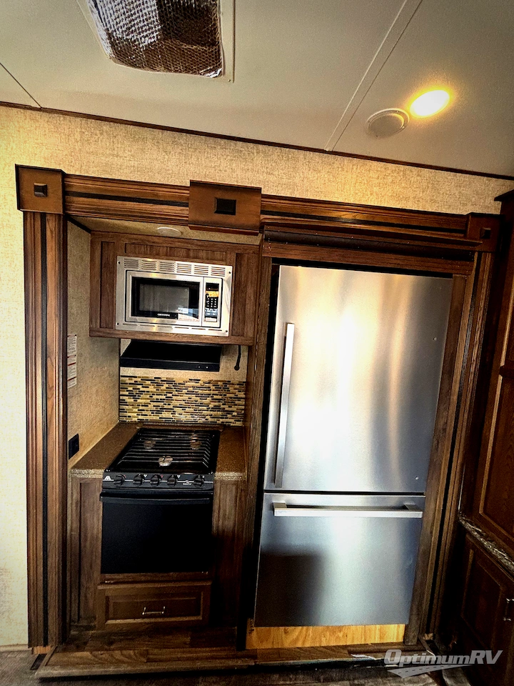 2015 Keystone Avalanche 390RB Photo 13