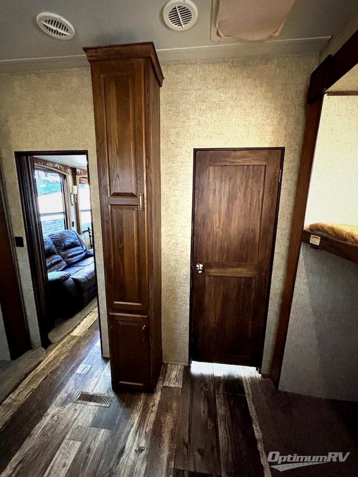 2015 Keystone Avalanche 390RB Photo 22