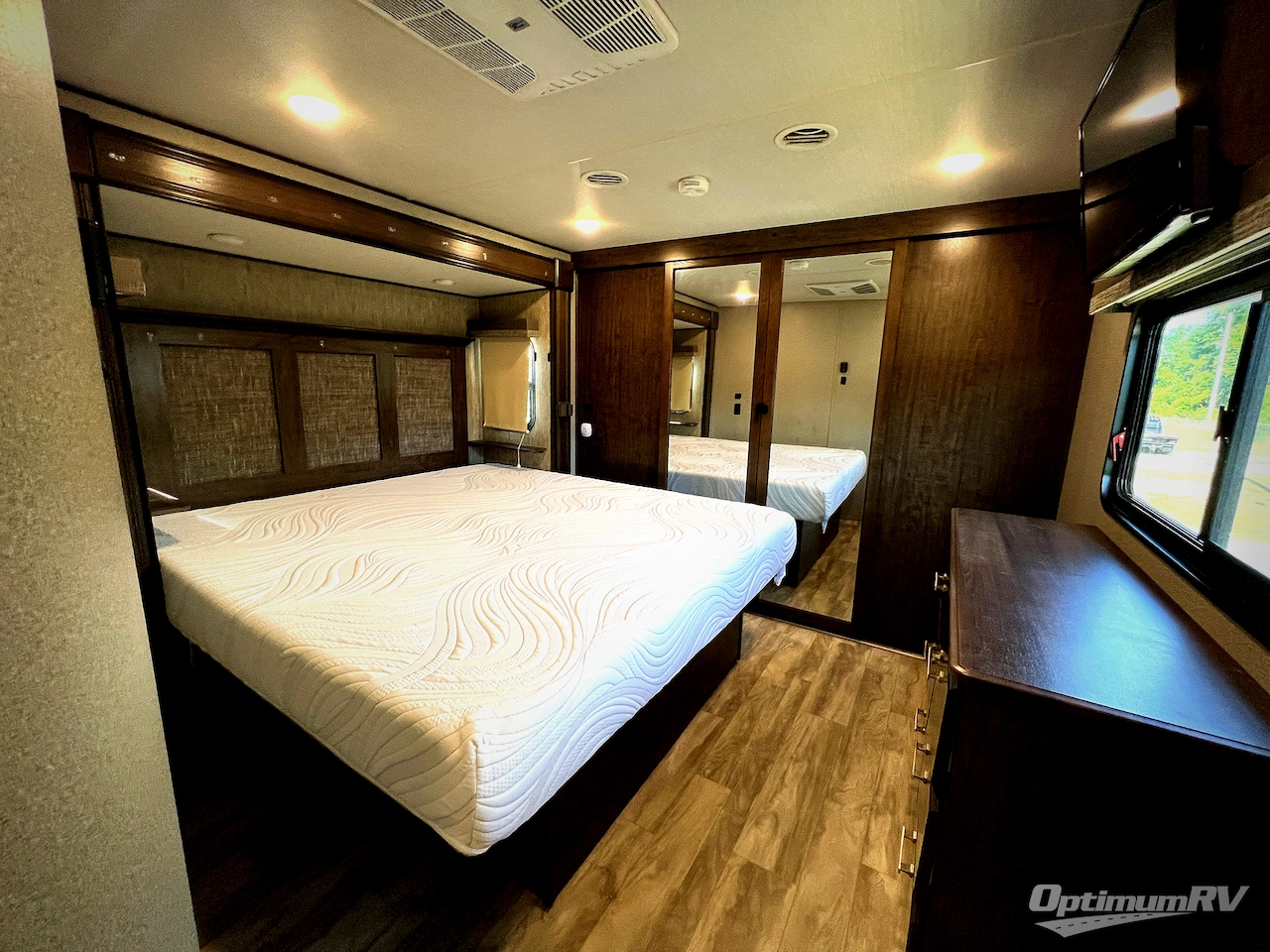 2020 Grand Design Solitude S-Class 3950BH Photo 15