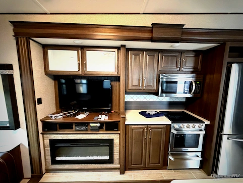 2020 Keystone Avalanche 313RS RV Photo 3