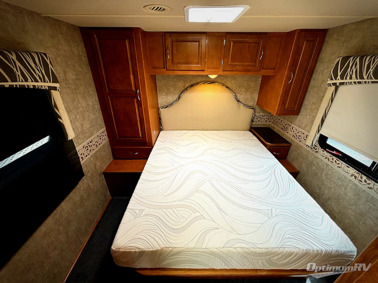 2013 Winnebago Minnie Winnie 31K Photo 11