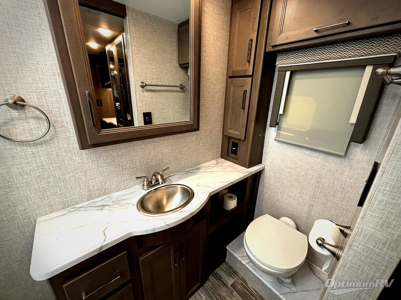 2022 Thor Hurricane 35M Photo 18