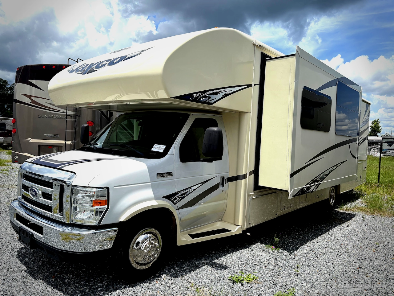 2017 Jayco Greyhawk 29MV Photo 3