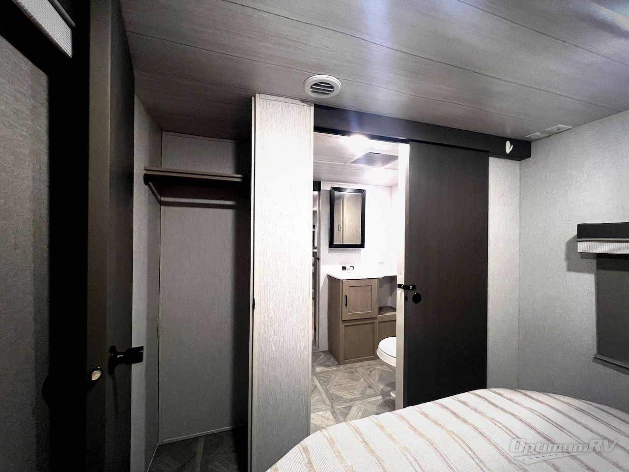 2023 Forest River Wildwood X-Lite 24RLXL Photo 26