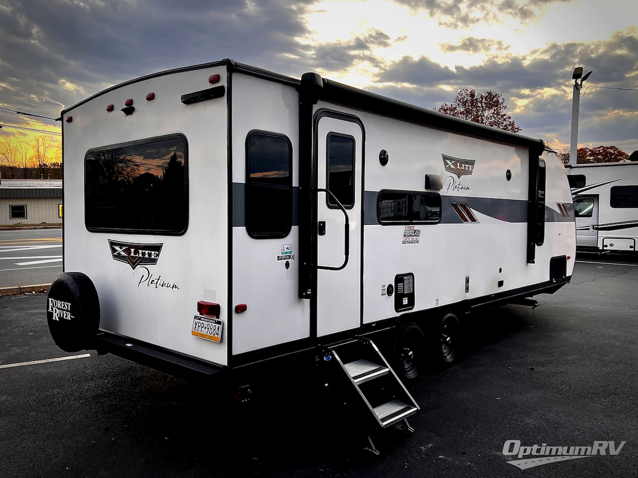 2023 Forest River Wildwood X-Lite 24RLXL Photo 2