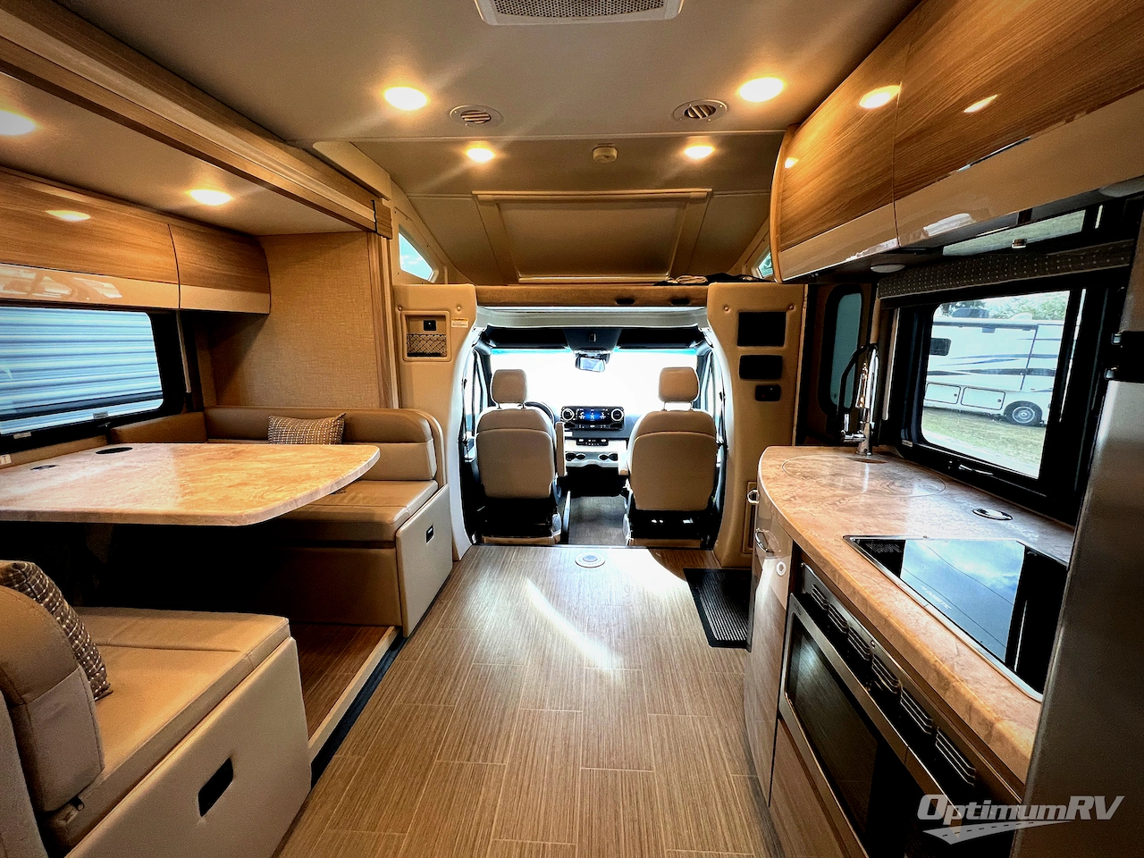 2023 Thor Tiburon Sprinter 24TT Photo 5