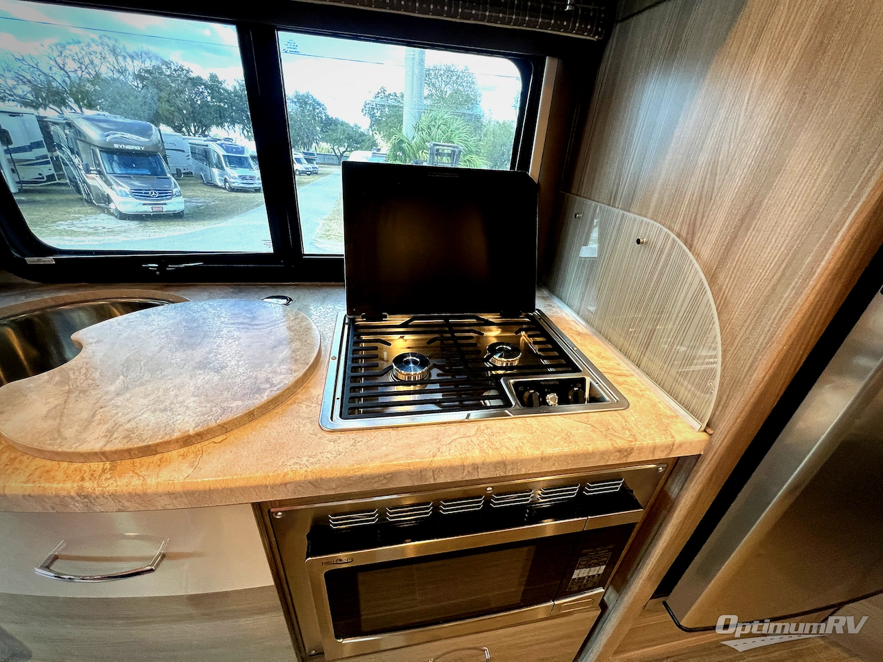 2023 Thor Tiburon Sprinter 24TT Photo 13