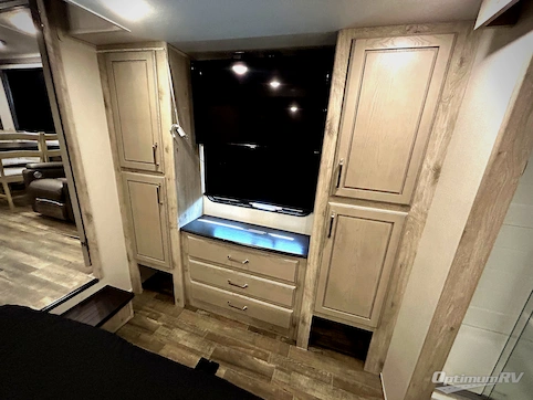 2022 Keystone Avalanche 390DS RV Photo 4