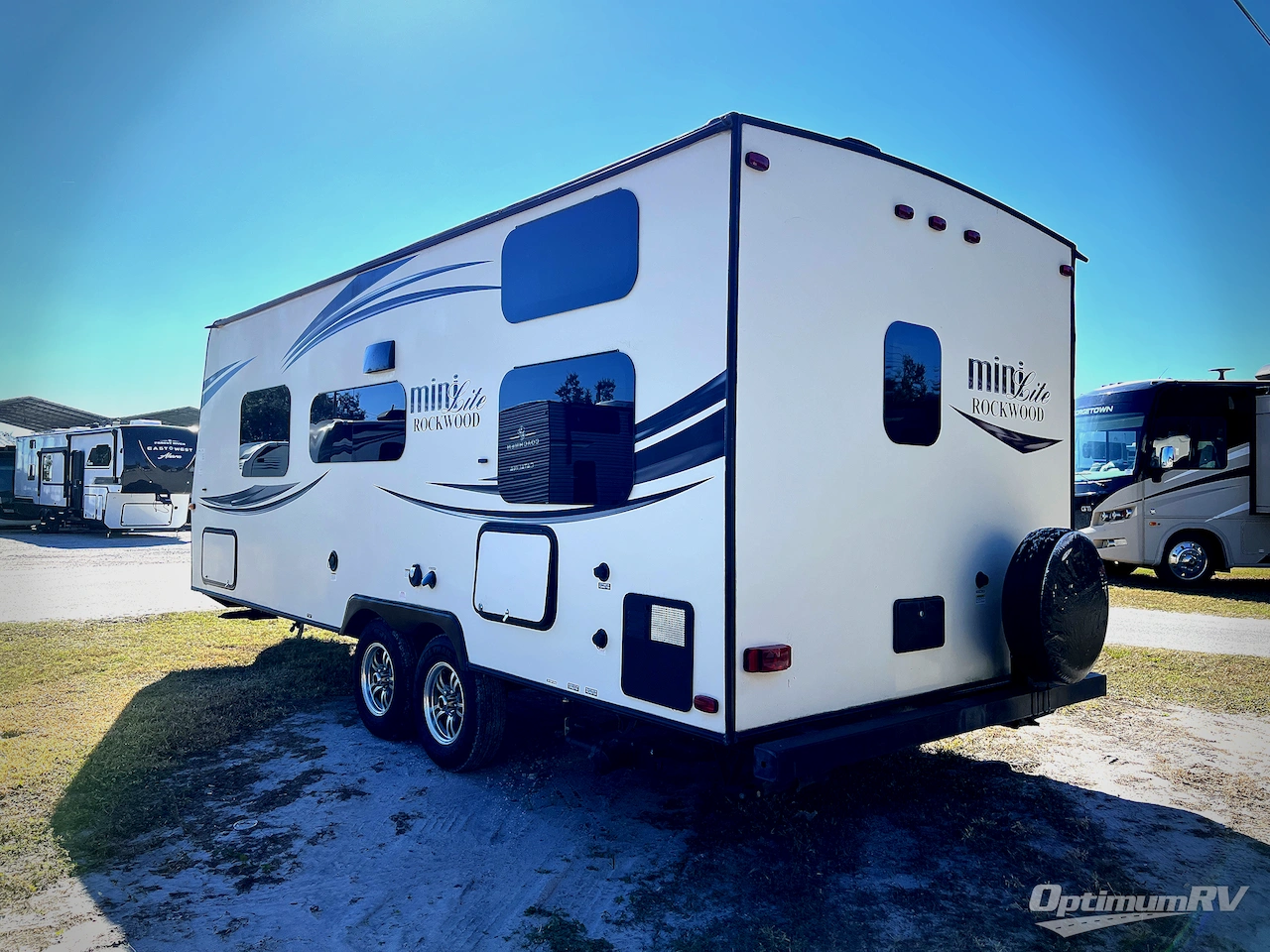 2016 Forest River Rockwood Mini Lite 2306 Photo 2