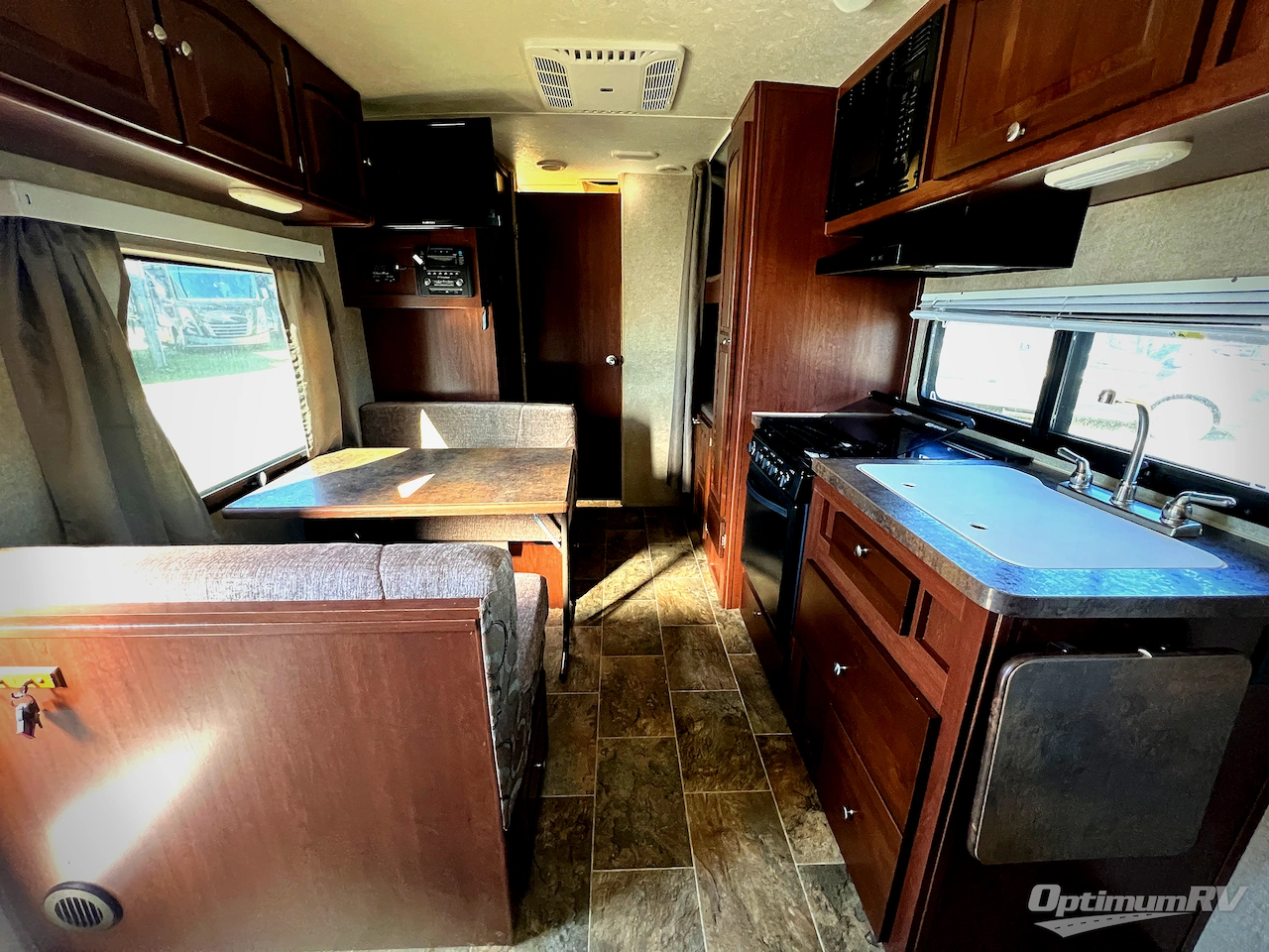 2016 Forest River Rockwood Mini Lite 2306 Photo 4