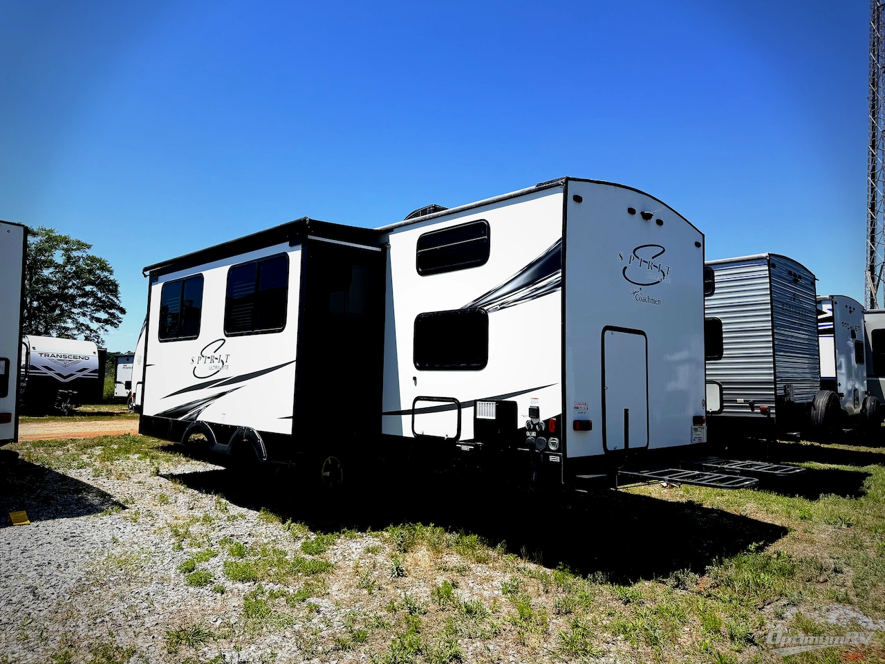 2020 Coachmen Spirit Ultra Lite 2963BH Photo 3