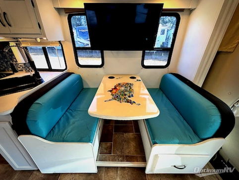 2017 Thor FREEDOM ELITE 29FE RV Photo 3