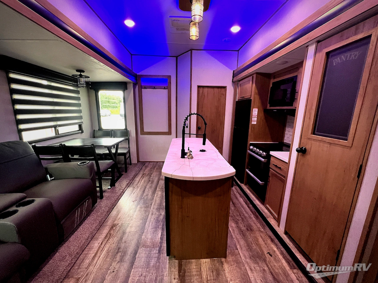 2023 Forest River Cherokee Arctic Wolf Suite 3810 Photo 4
