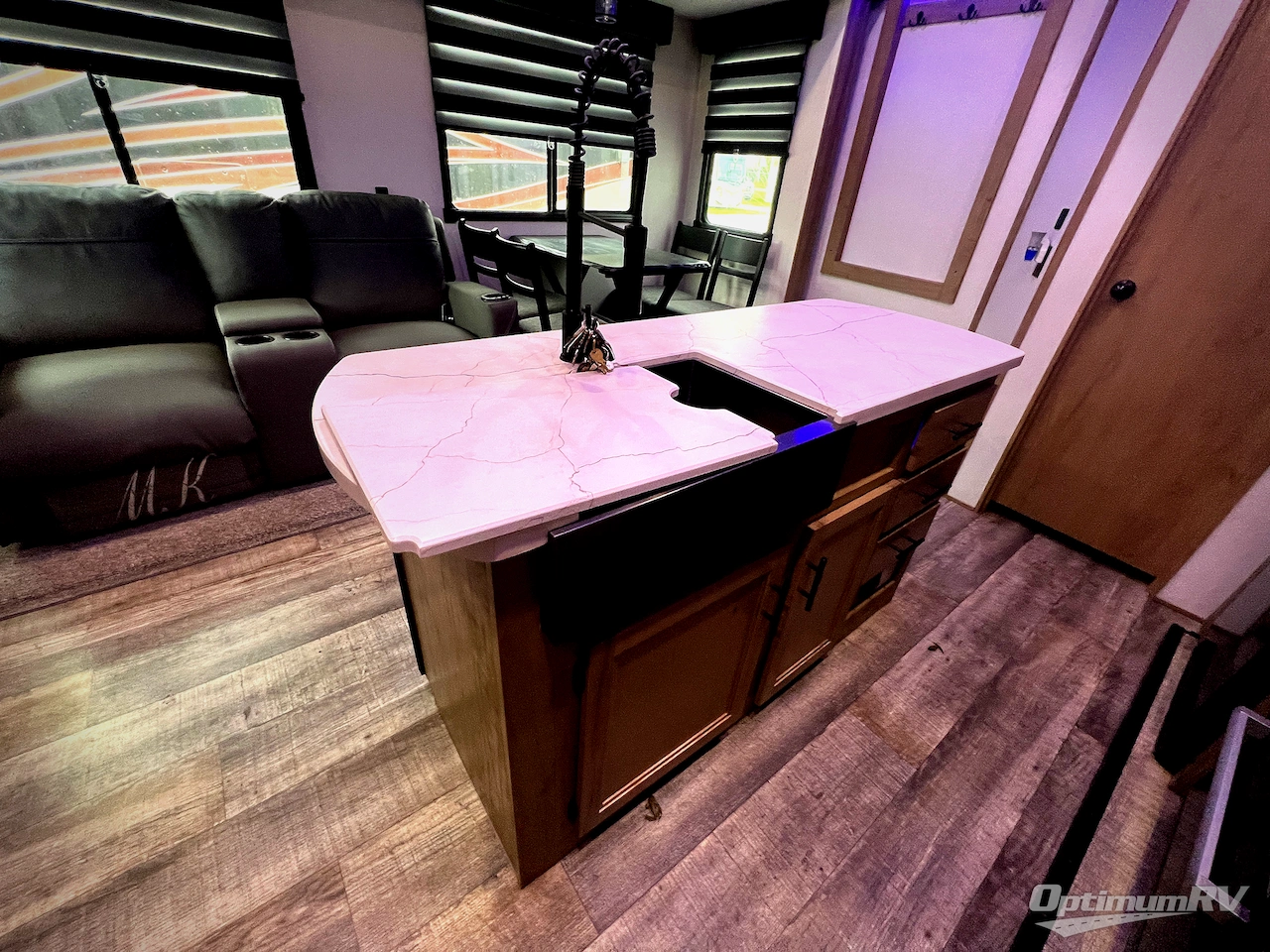 2023 Forest River Cherokee Arctic Wolf Suite 3810 Photo 10