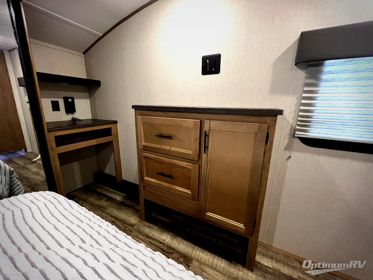 2023 Forest River Cherokee Arctic Wolf Suite 3810 Photo 26