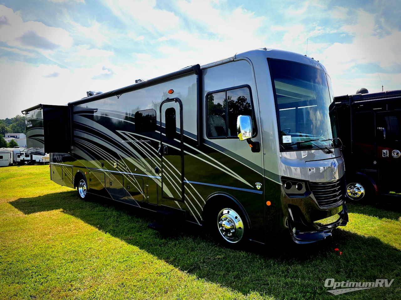 2023 Holiday Rambler Invicta 34MB Photo 1