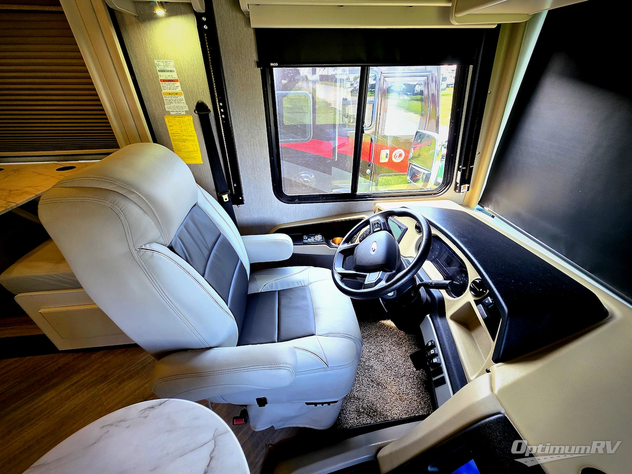 2023 Holiday Rambler Invicta 34MB Photo 7