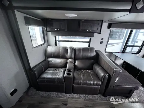 2018 Keystone Springdale 270LE RV Photo 3