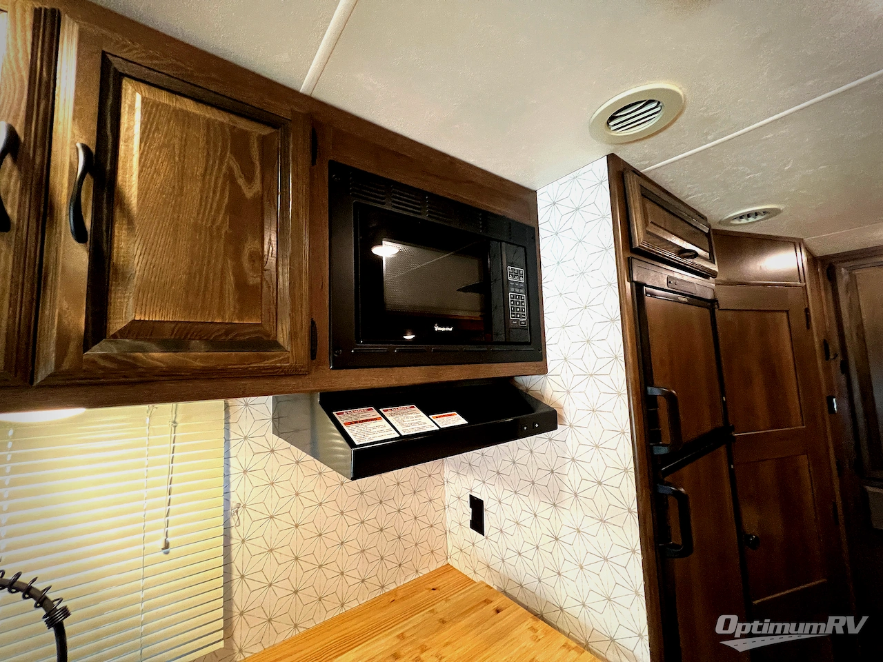 2018 Coachmen Prism 2200 FS Photo 15