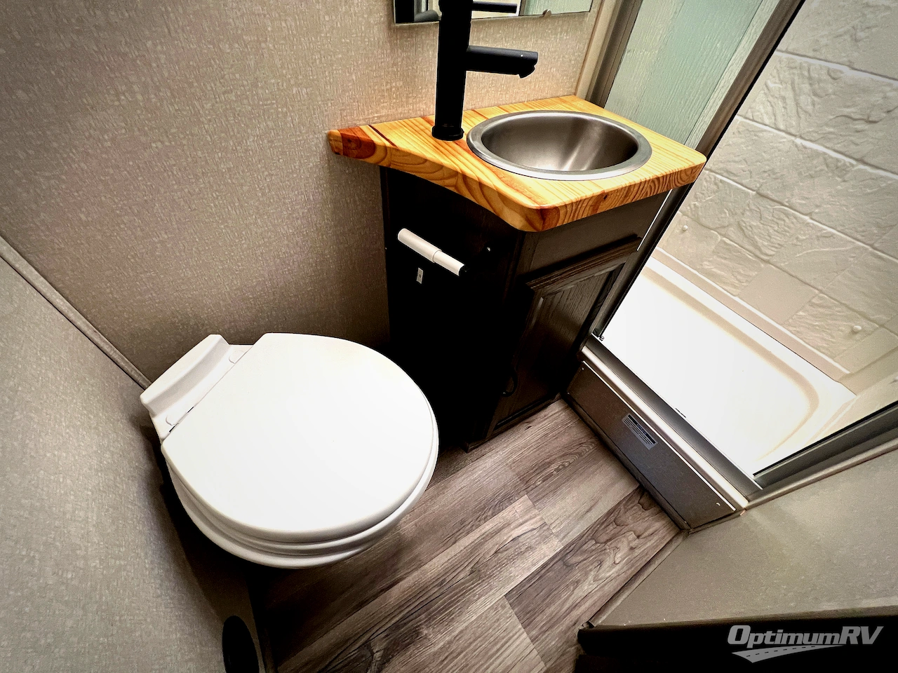 2018 Coachmen Prism 2200 FS Photo 19