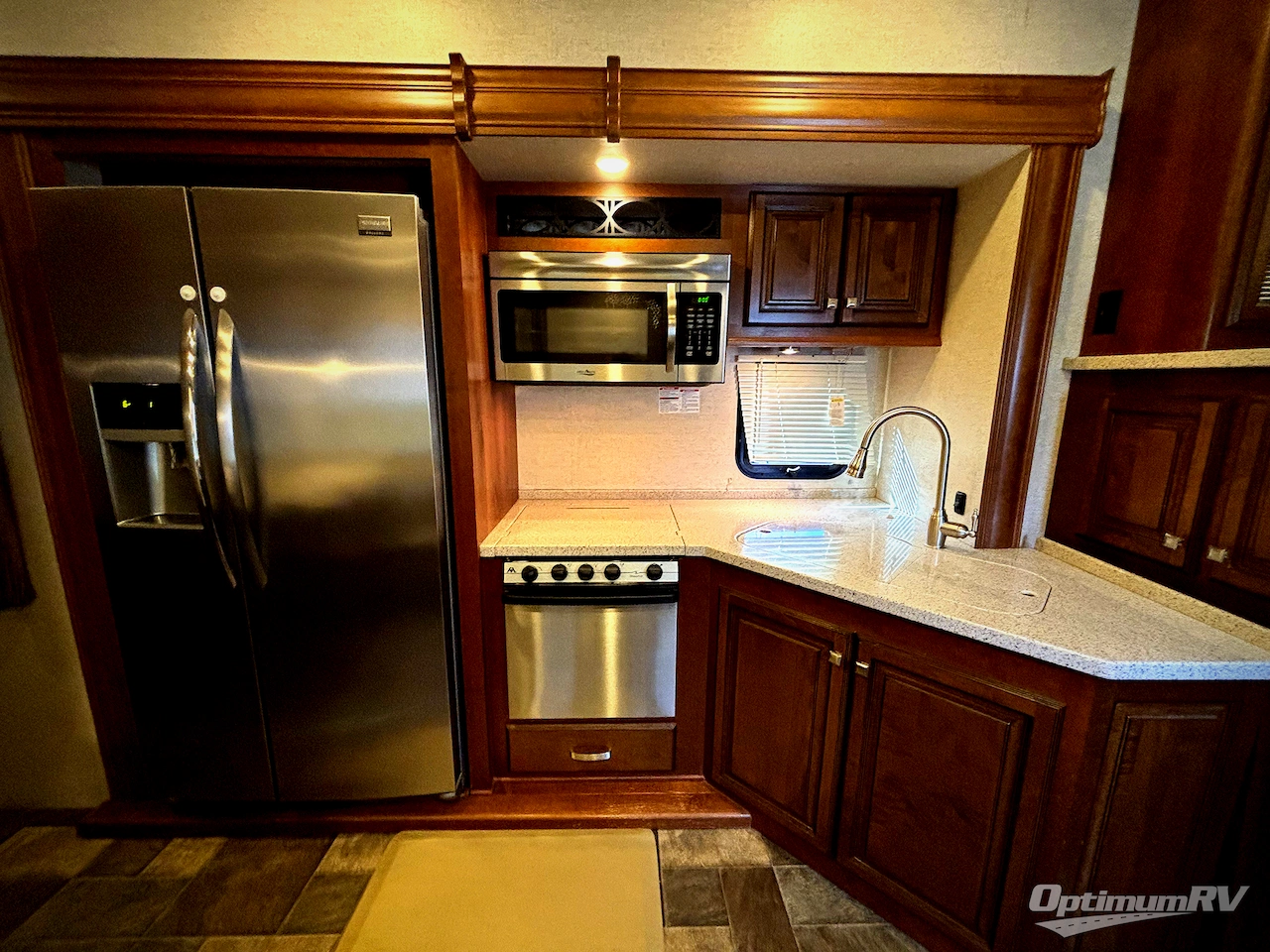 2017 Heartland Bighorn 3750FL Photo 6