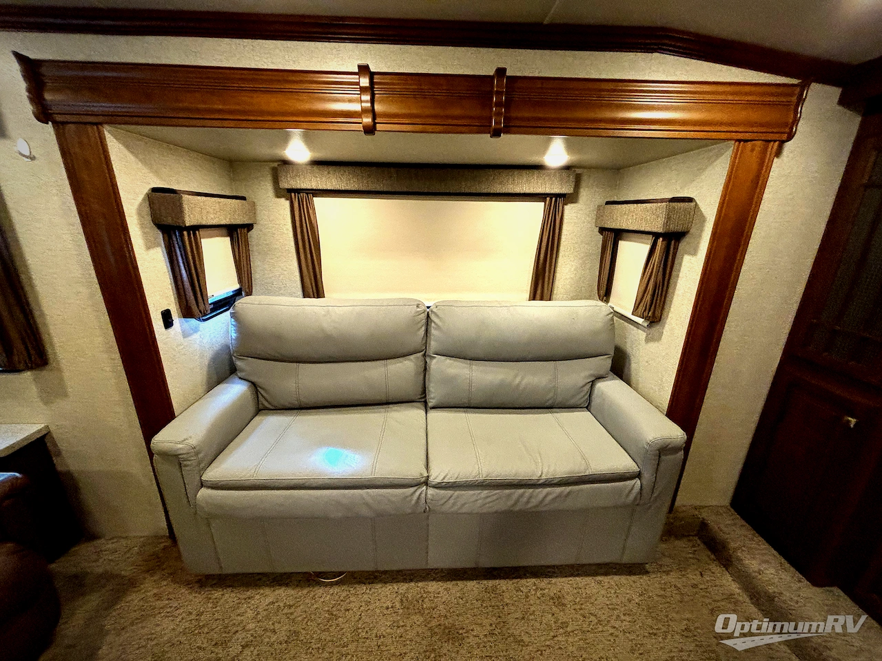 2017 Heartland Bighorn 3750FL Photo 11