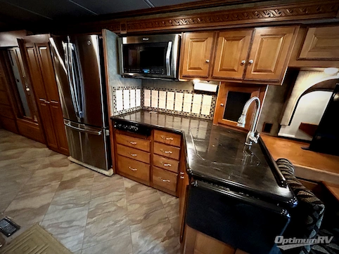 2016 Winnebago Adventurer 37F RV Photo 3