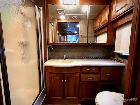 2016 Winnebago Adventurer 37F RV Photo 4