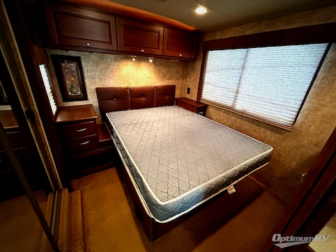 2009 Winnebago Destination 37G RV Photo 4