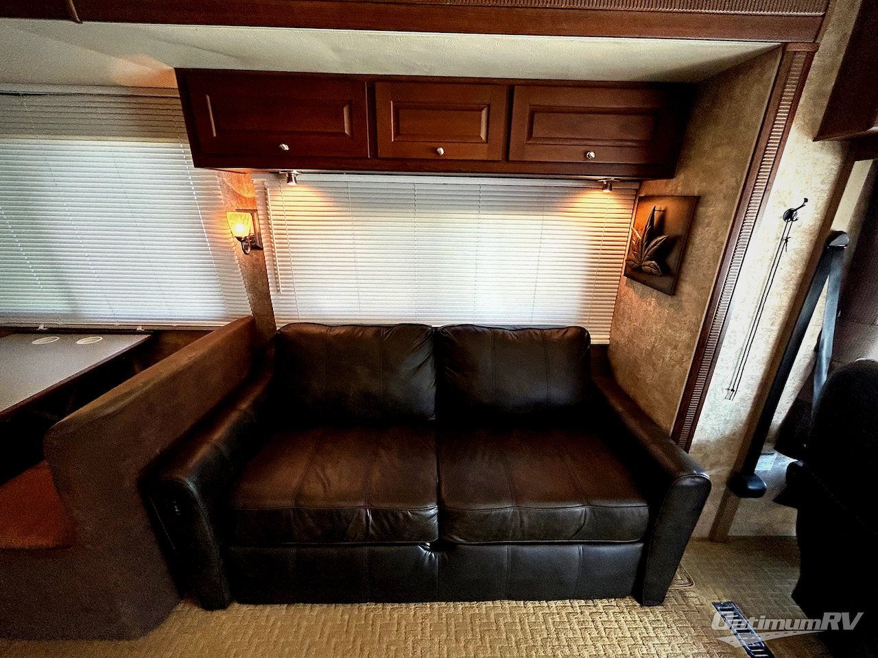 2009 Winnebago Destination 37G Photo 13