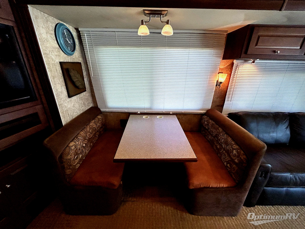 2009 Winnebago Destination 37G Photo 14